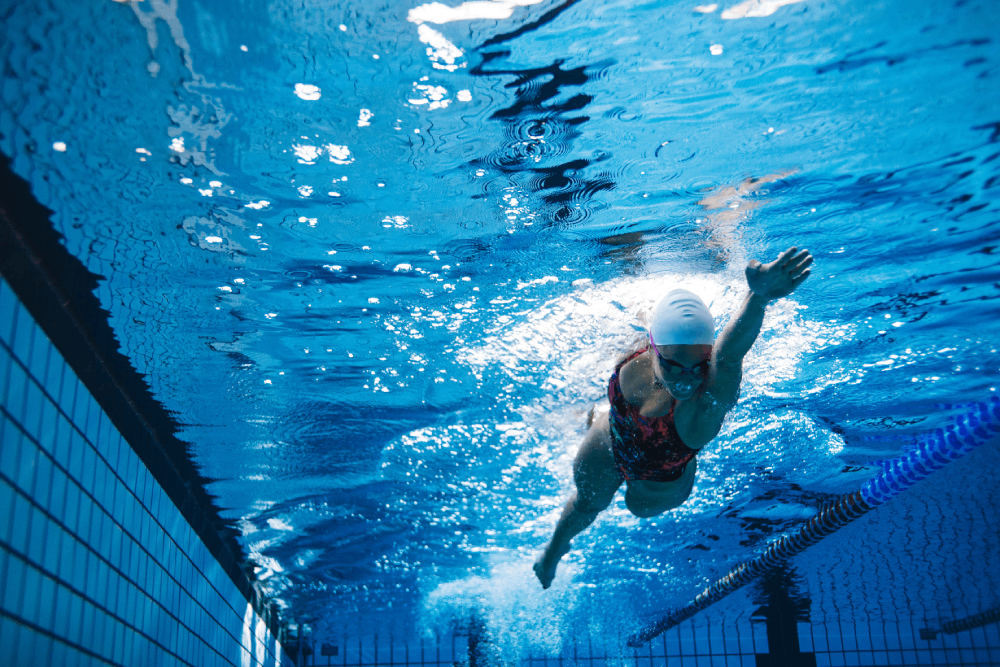 Wpływ regularnego pływania na zdrowie człowieka